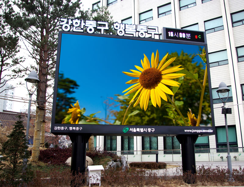 Full Color Outdoor LED Billboard of P5.95, P6.25, P4.81