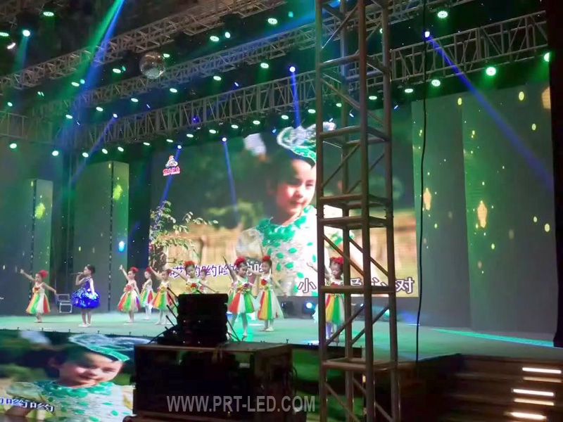 Prt Factory Supply Advertising LED Display with High Quality (P5.95, P6.25)
